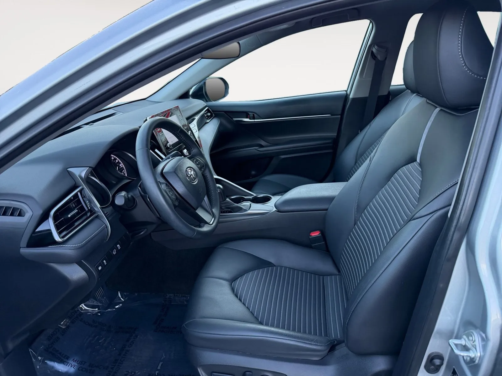 Toyota Camry photo 9