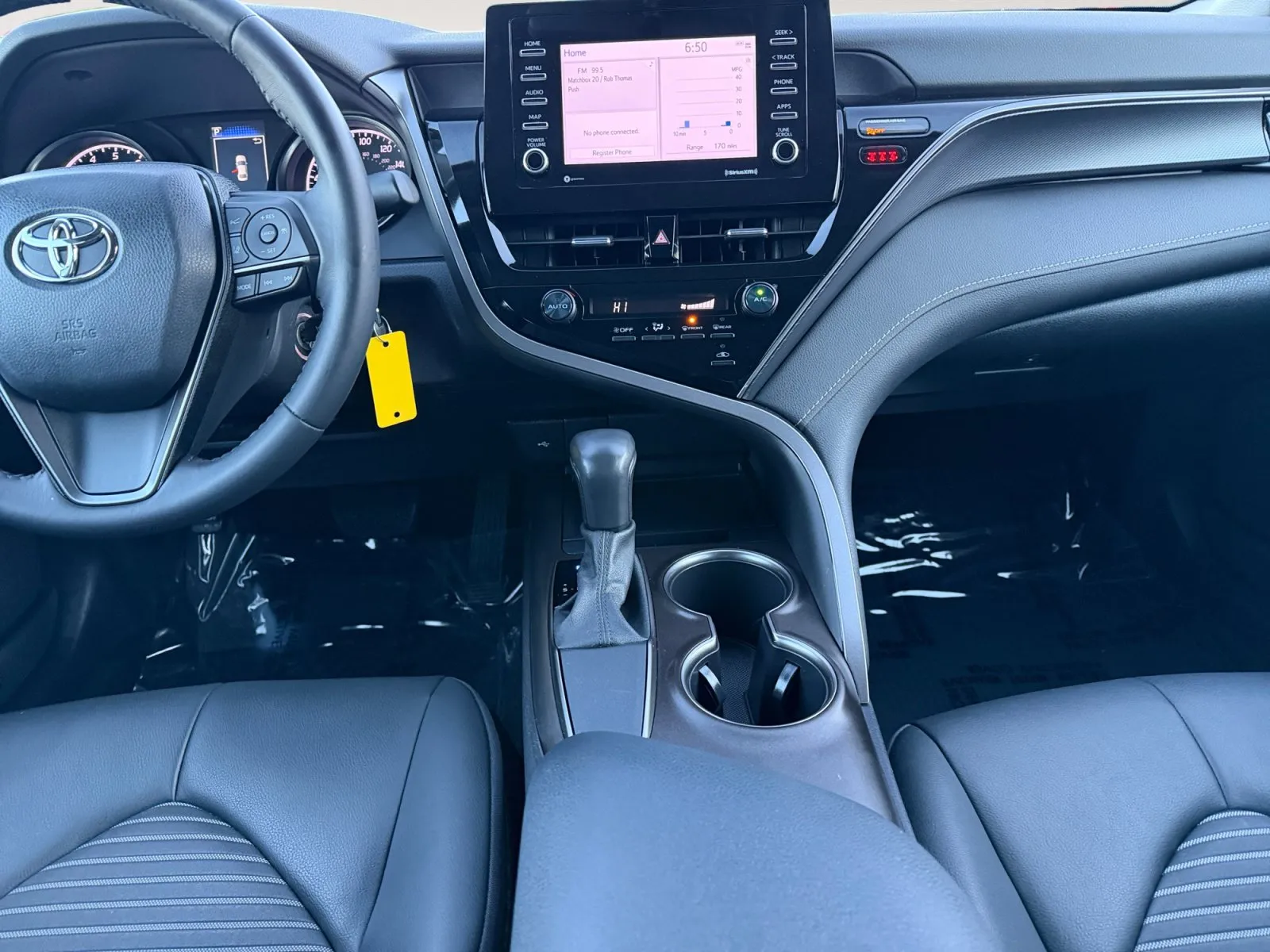 Toyota Camry photo 11