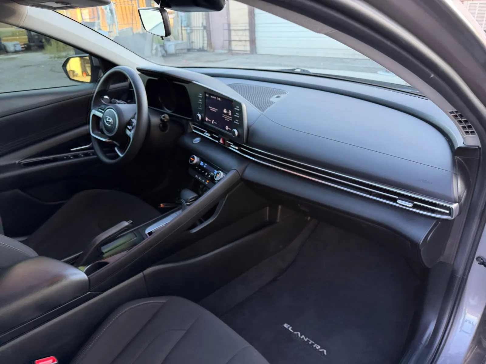 Hyundai Elantra photo 16