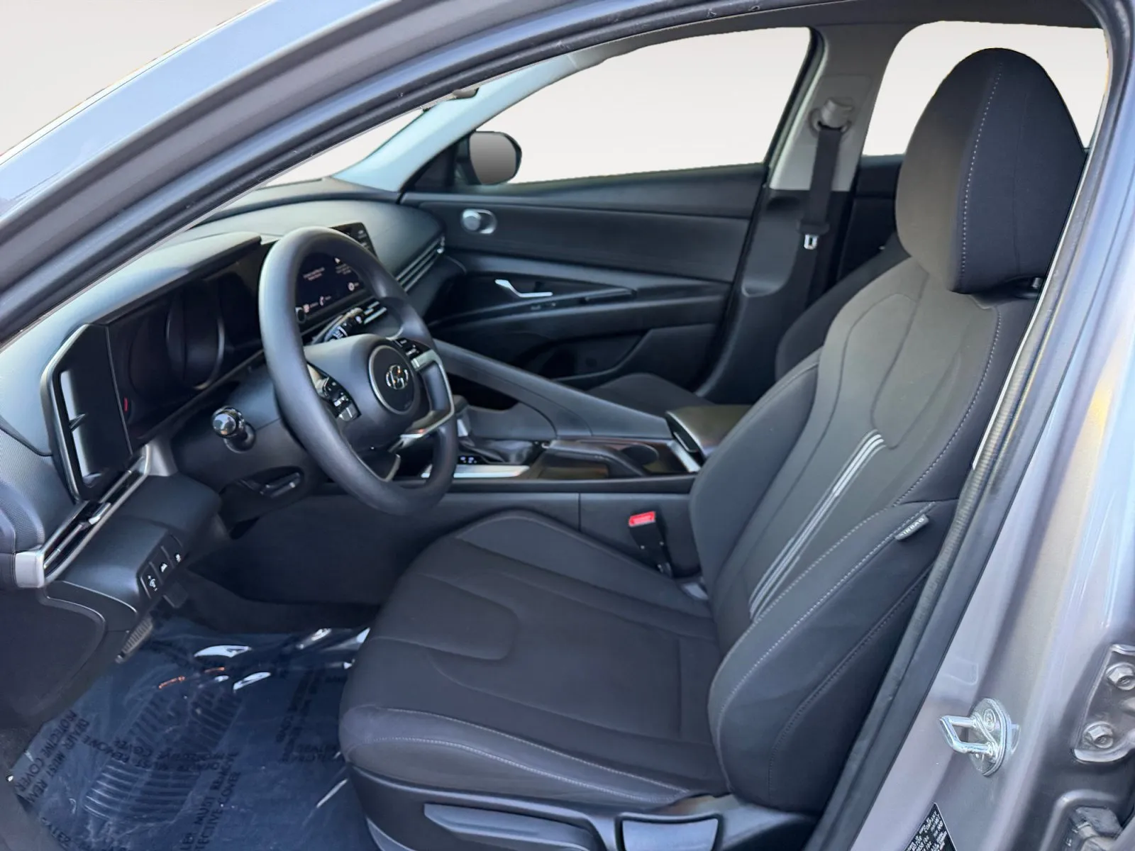 Hyundai Elantra photo 9