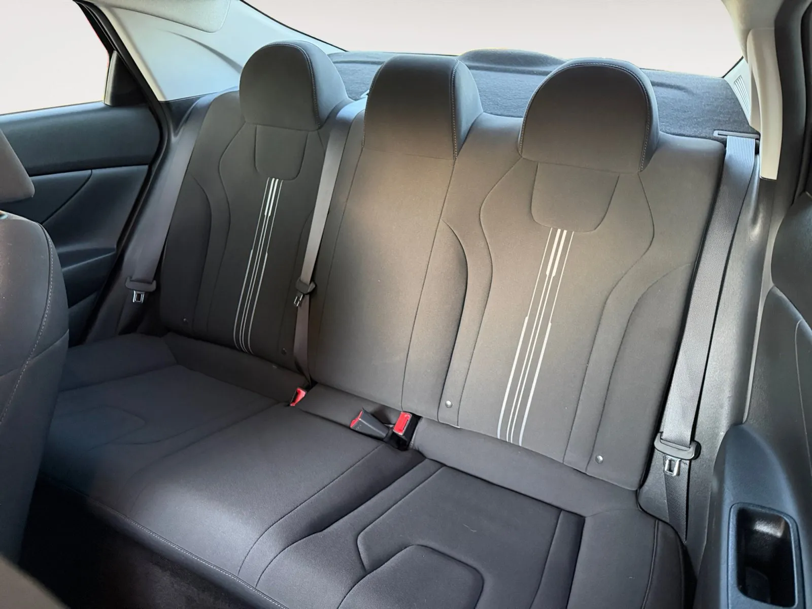 Hyundai Elantra photo 13
