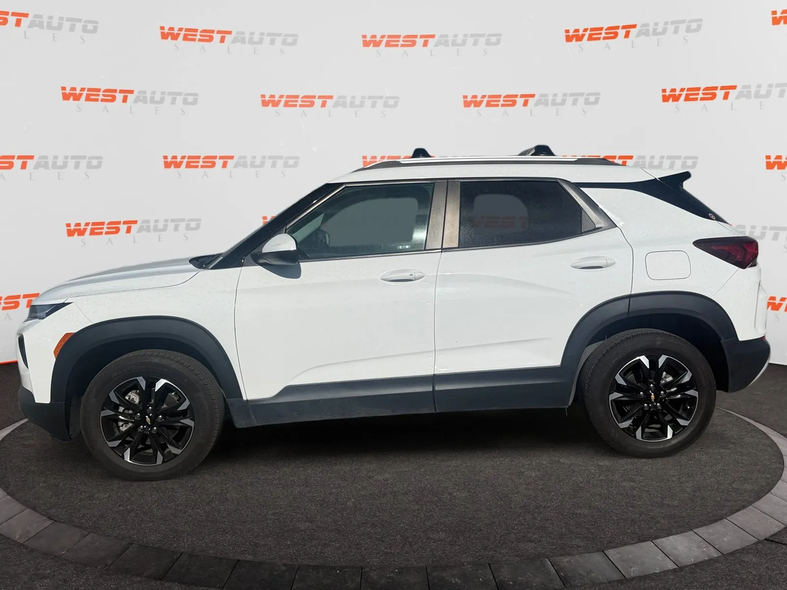 Chevrolet Trailblazer photo 2