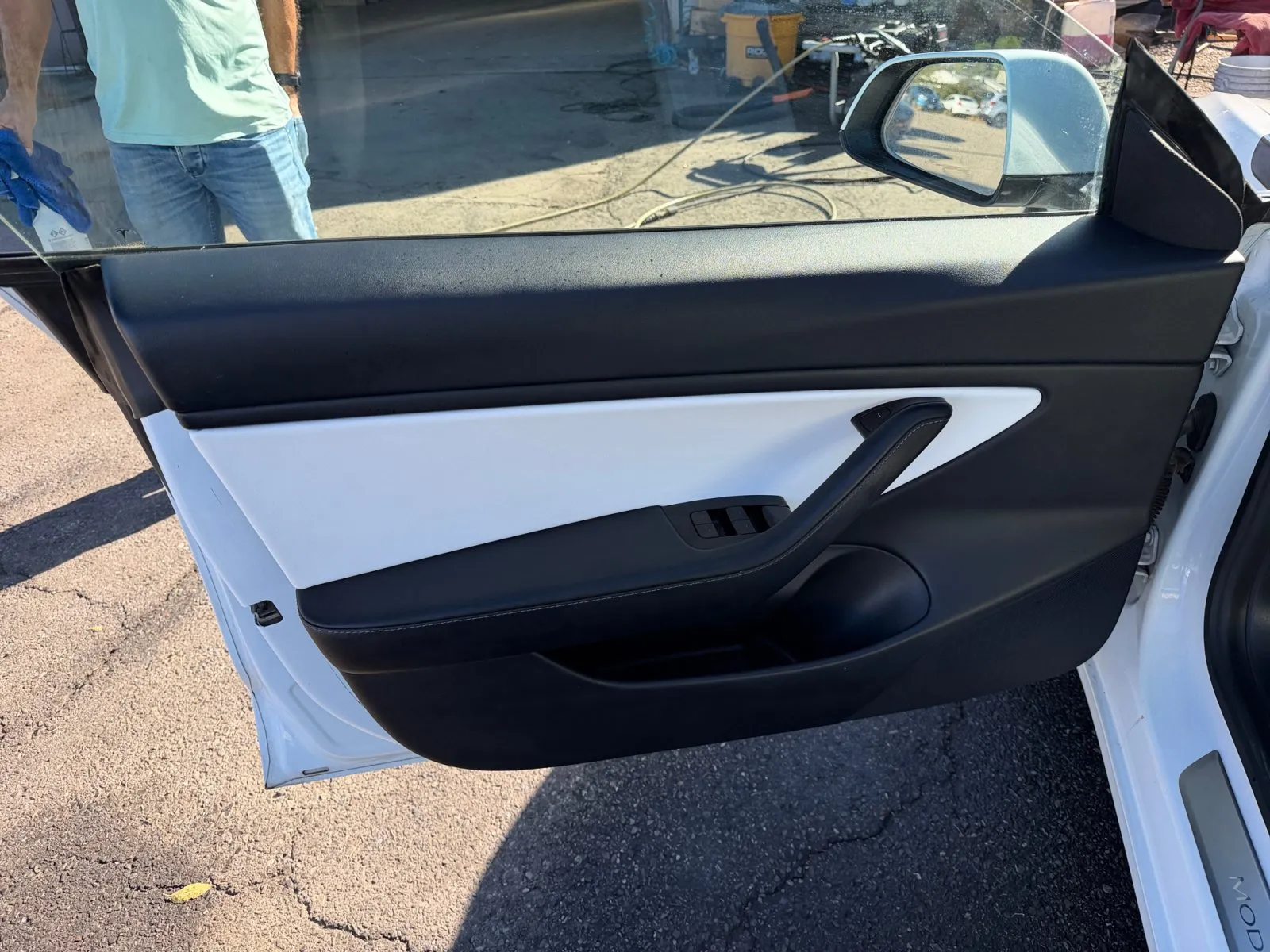 Tesla Model 3 photo 19