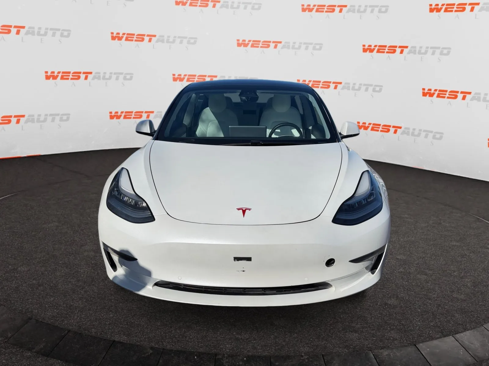 Tesla Model 3 photo 8