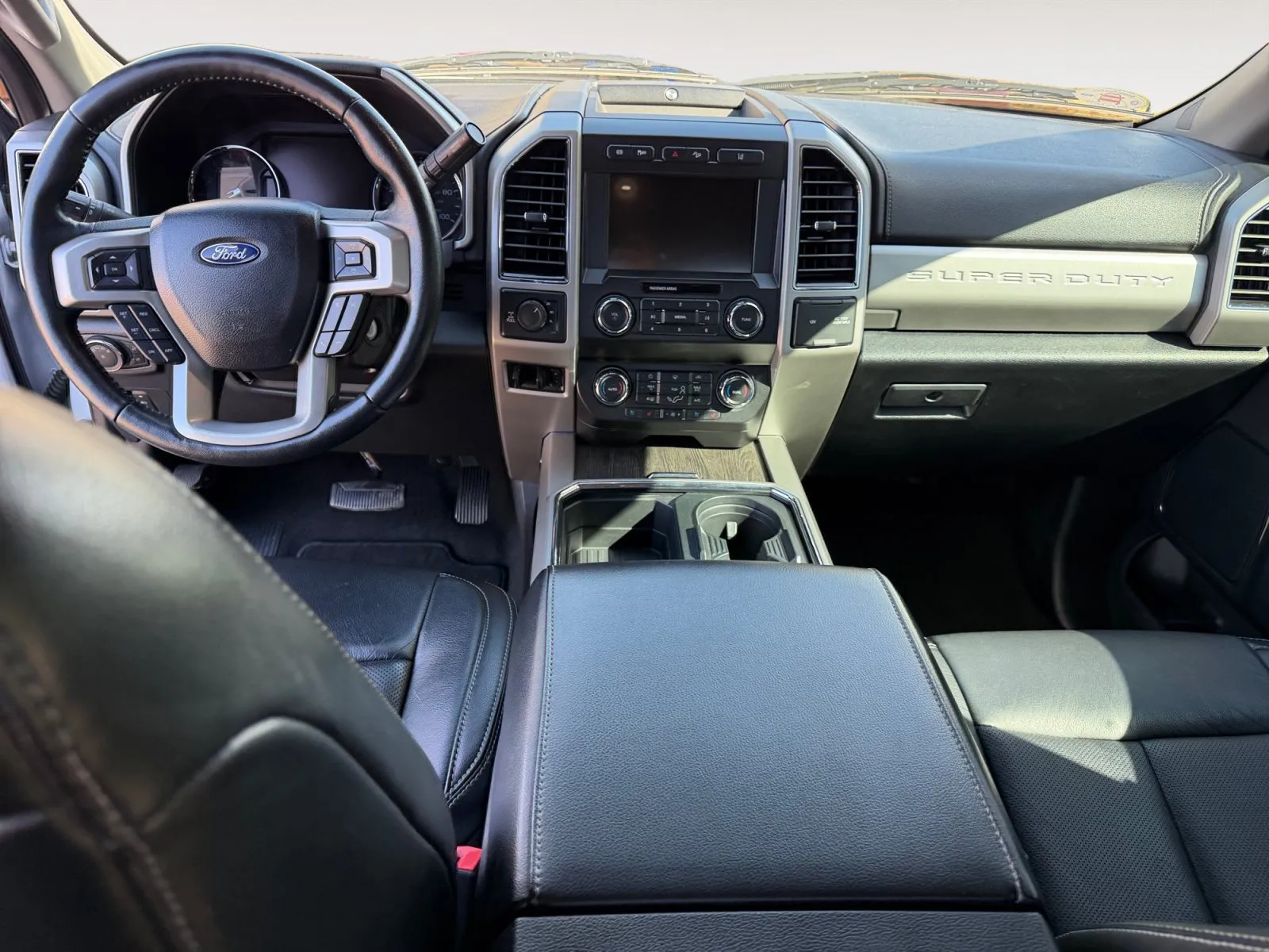 Ford F-250SD photo 10
