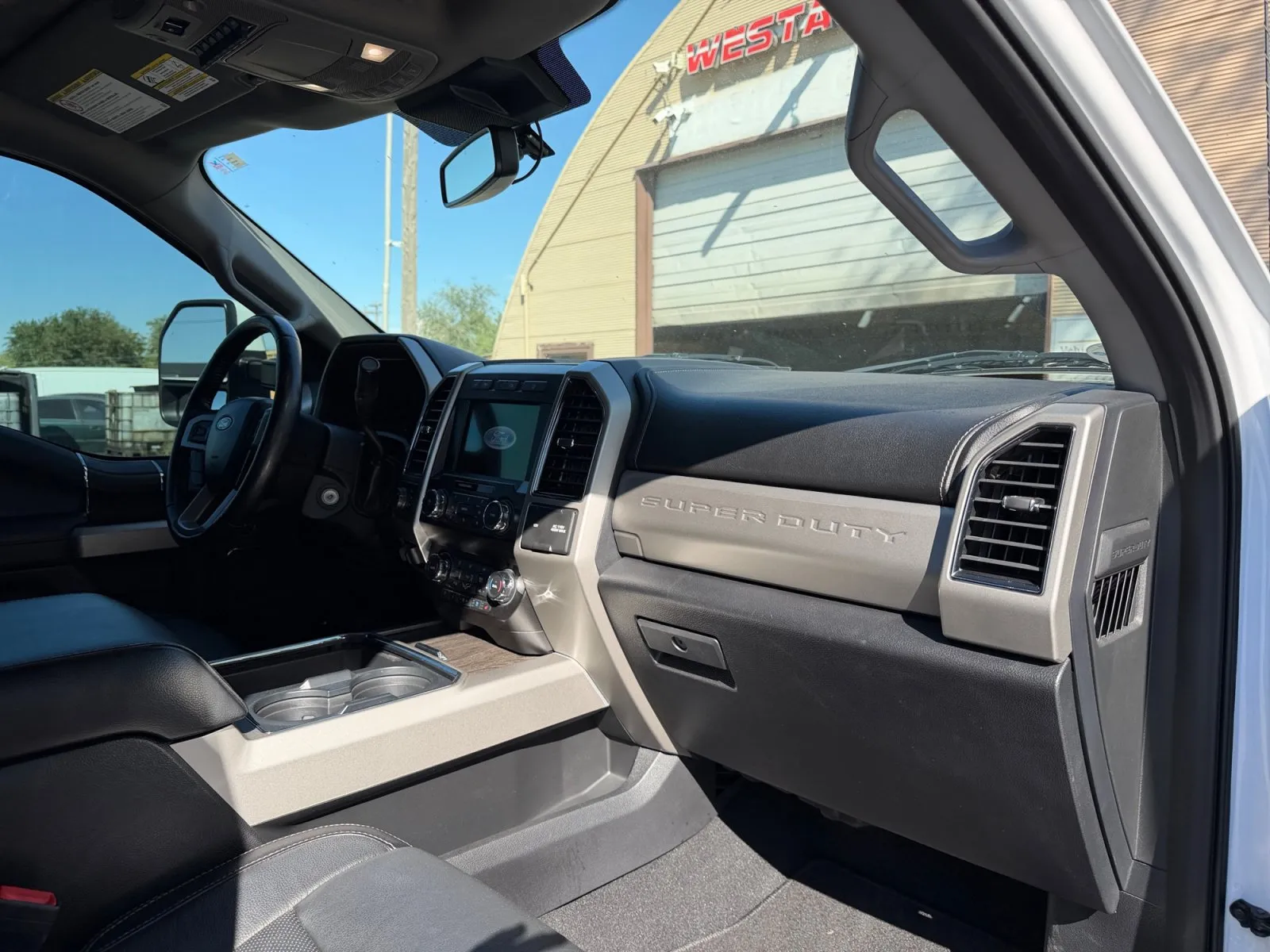 Ford F-250SD photo 16
