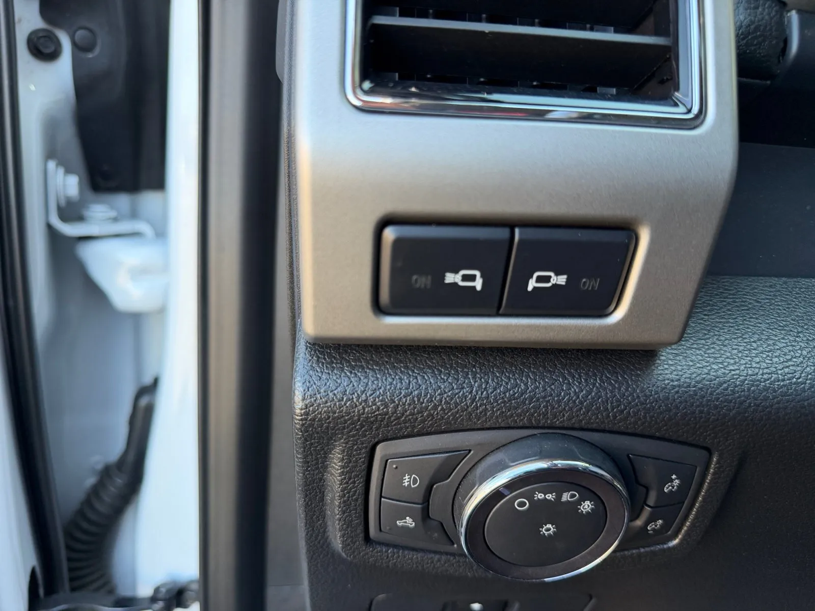 Ford F-250SD photo 27