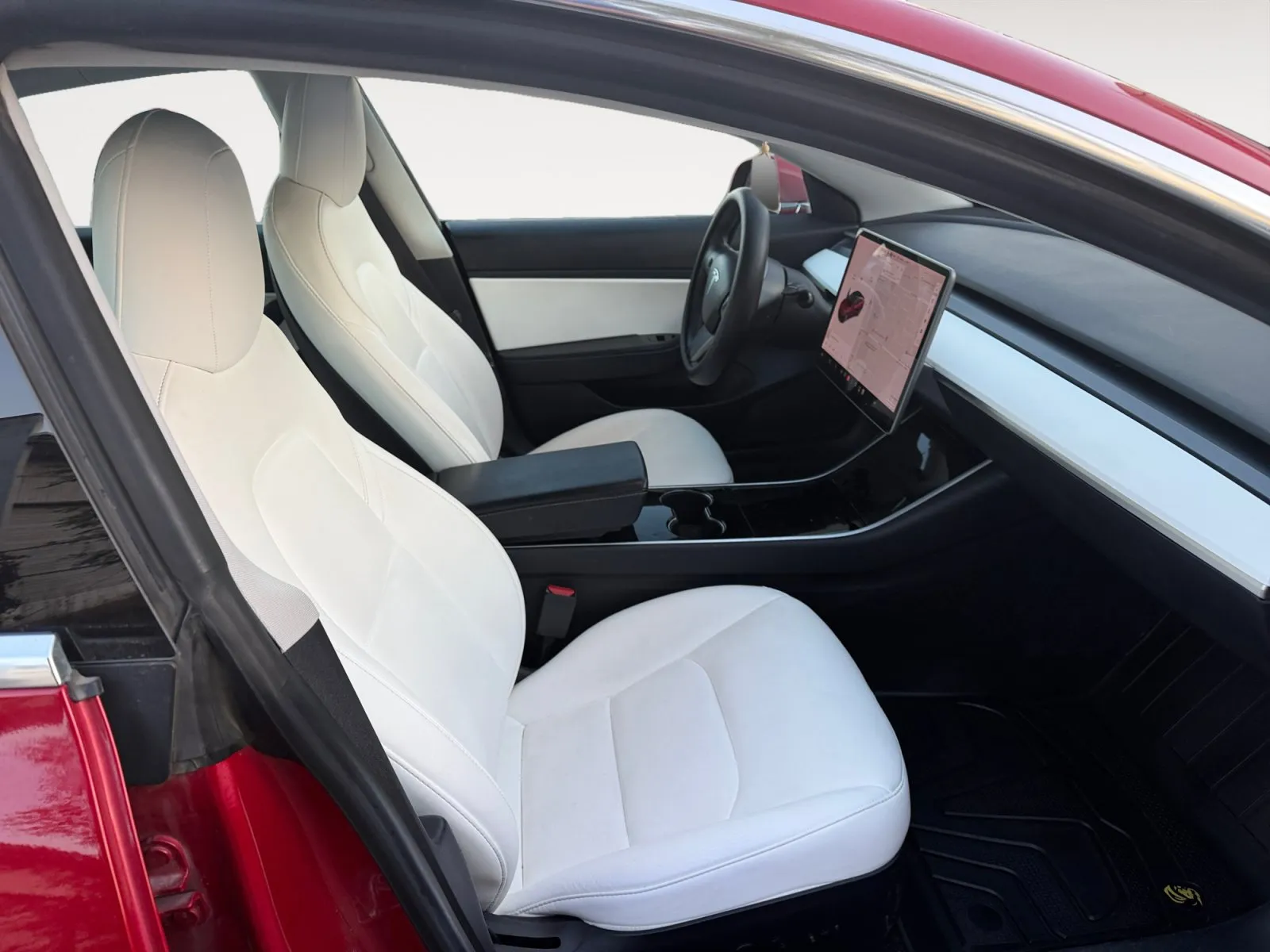 Tesla Model 3 photo 15