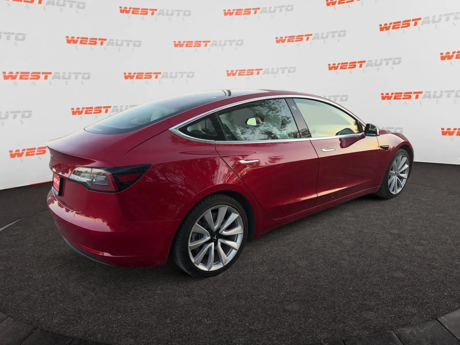 Tesla Model 3 photo 5