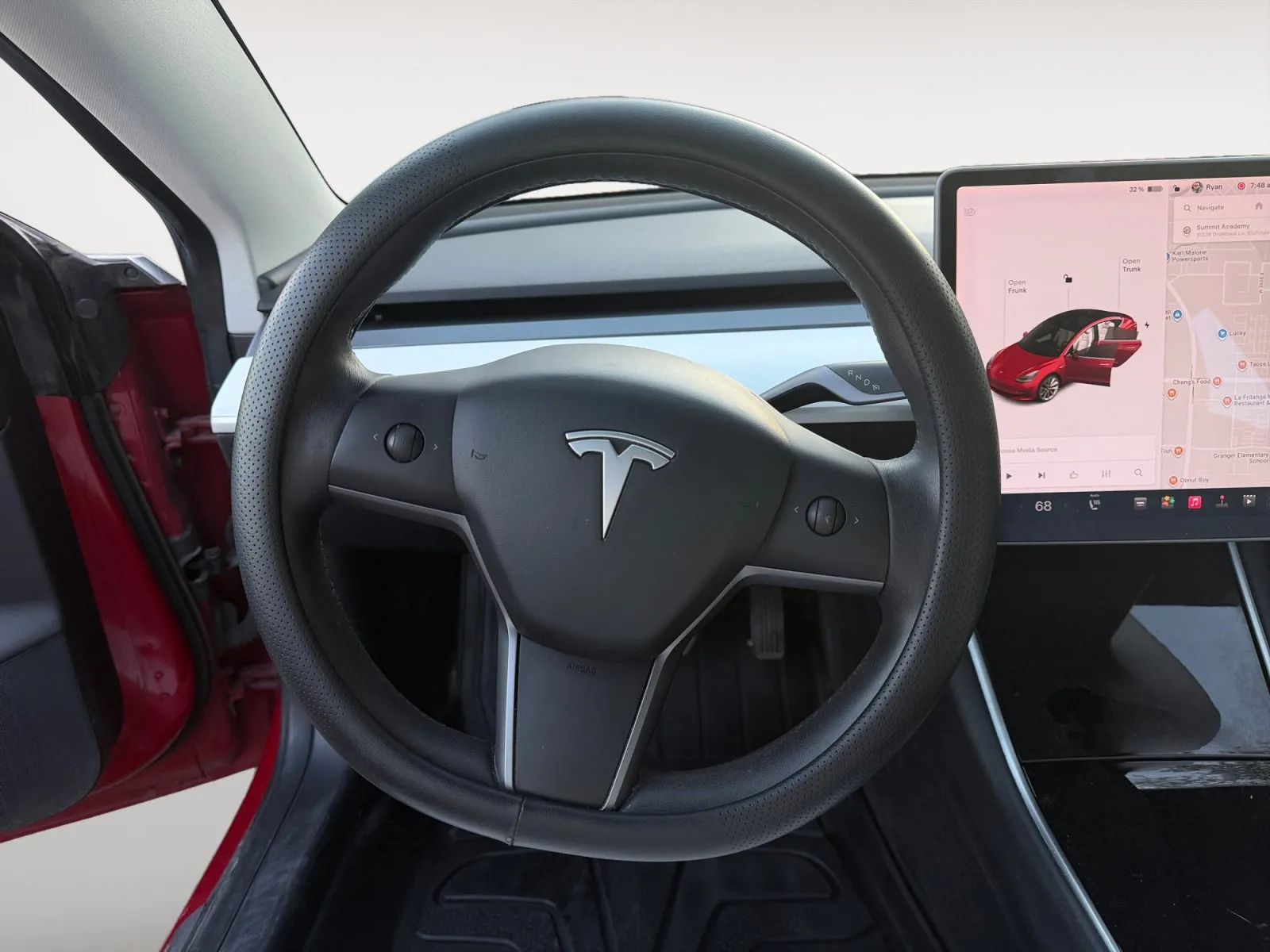 Tesla Model 3 photo 12