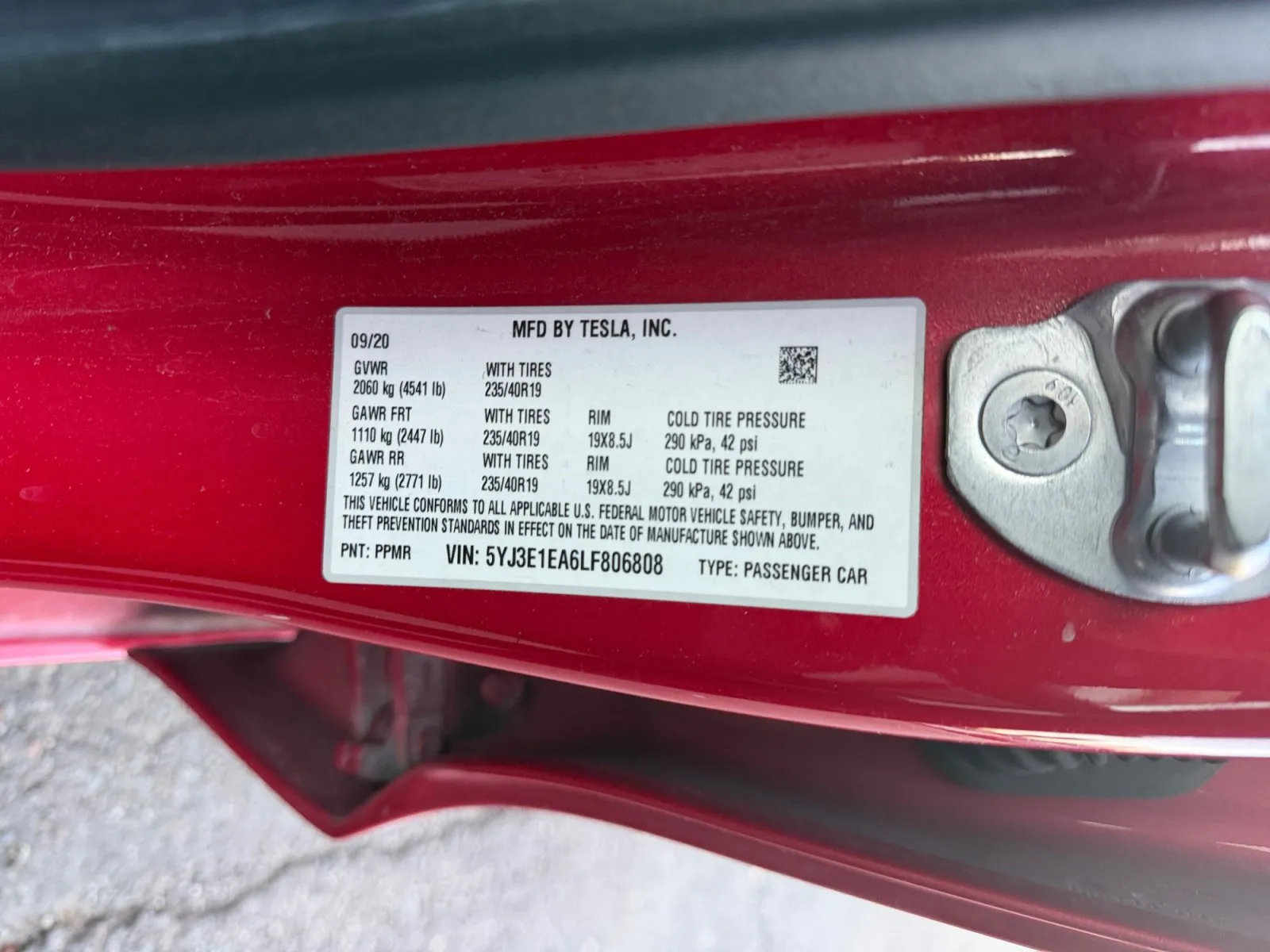 Tesla Model 3 photo 35