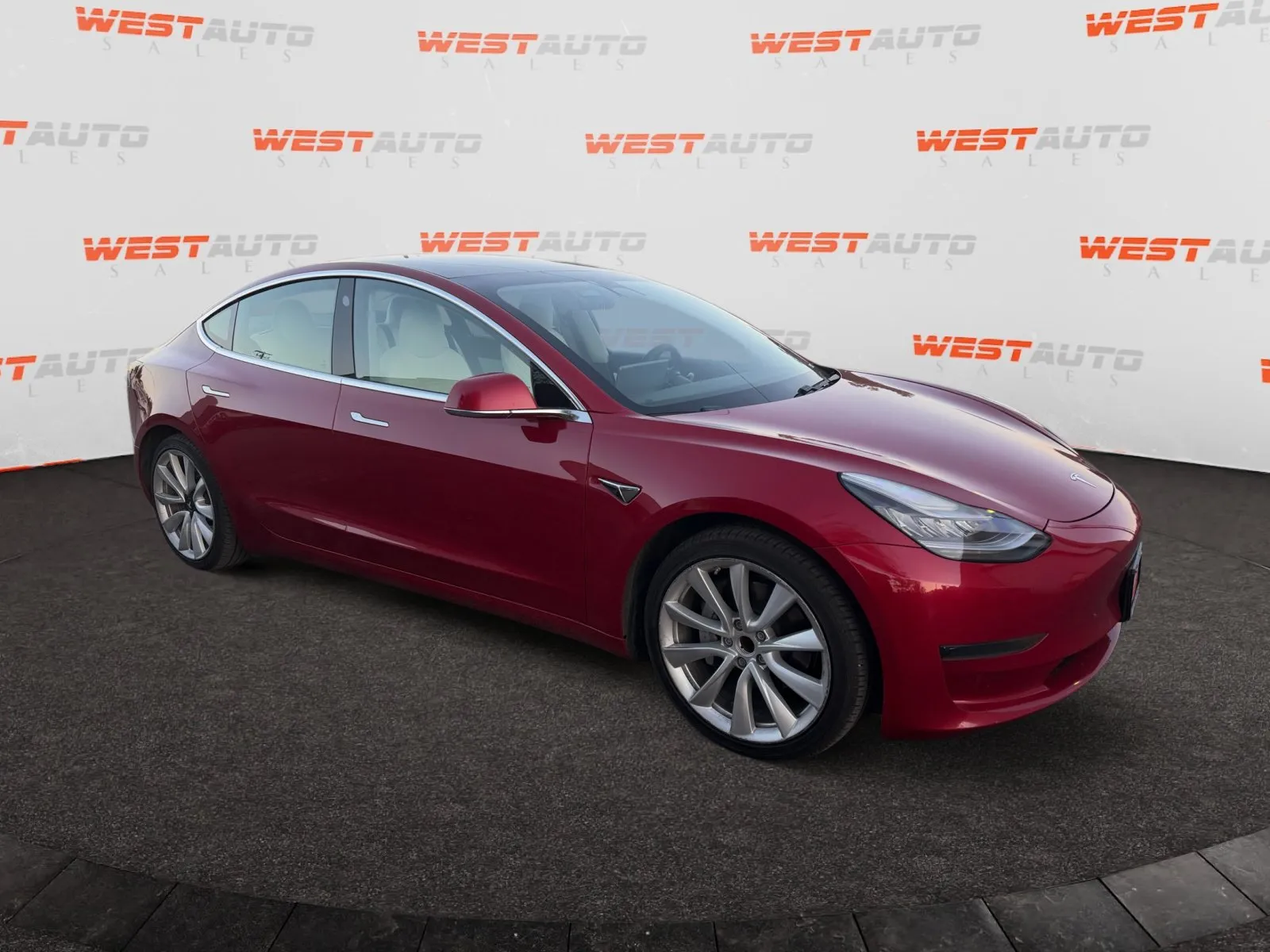Tesla Model 3 photo 7