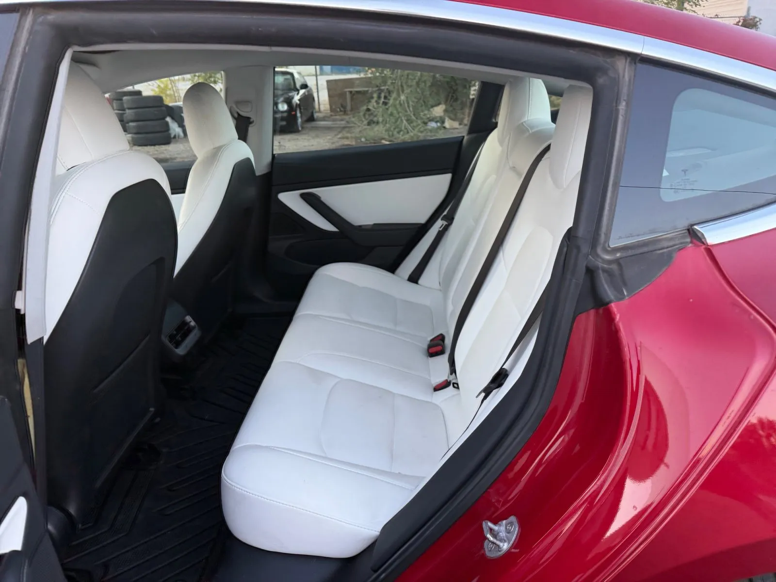 Tesla Model 3 photo 27
