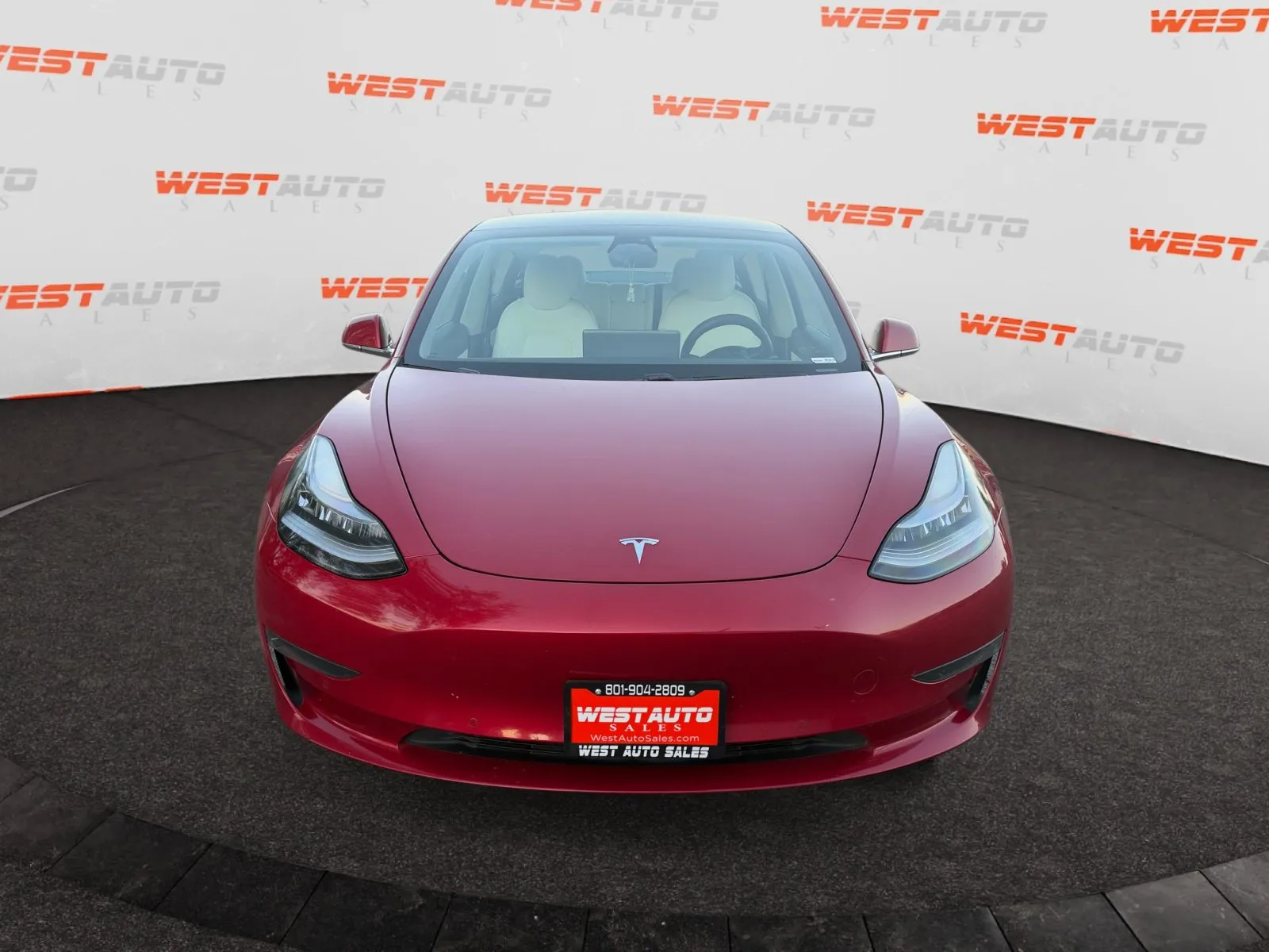 Tesla Model 3 photo 8