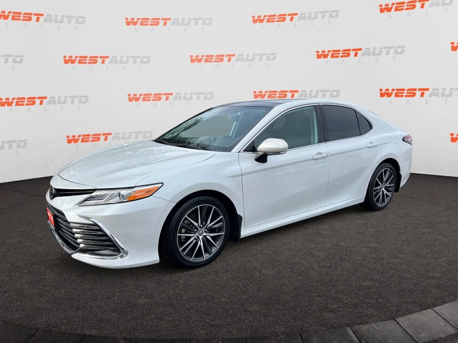 White 2022 Toyota Camry XLE for sale in West Valley City, UT