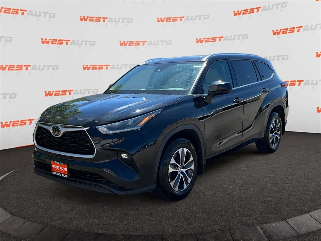 Black 2021 Toyota Highlander XLE for sale in Provo, UT
