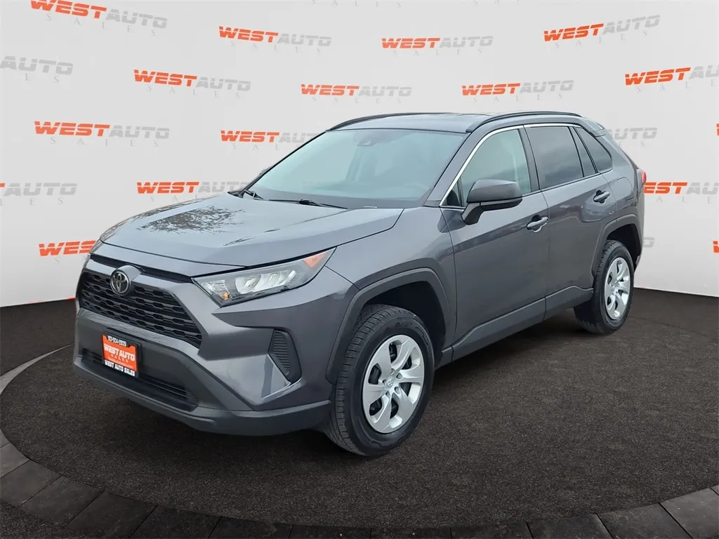 2020 Toyota RAV4 LE