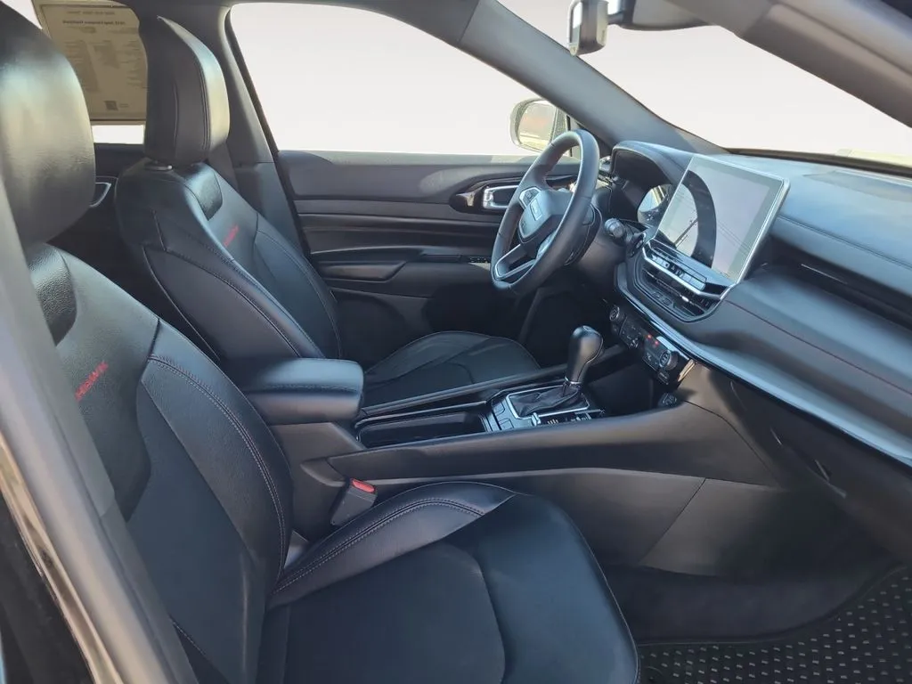 Jeep Compass photo 15