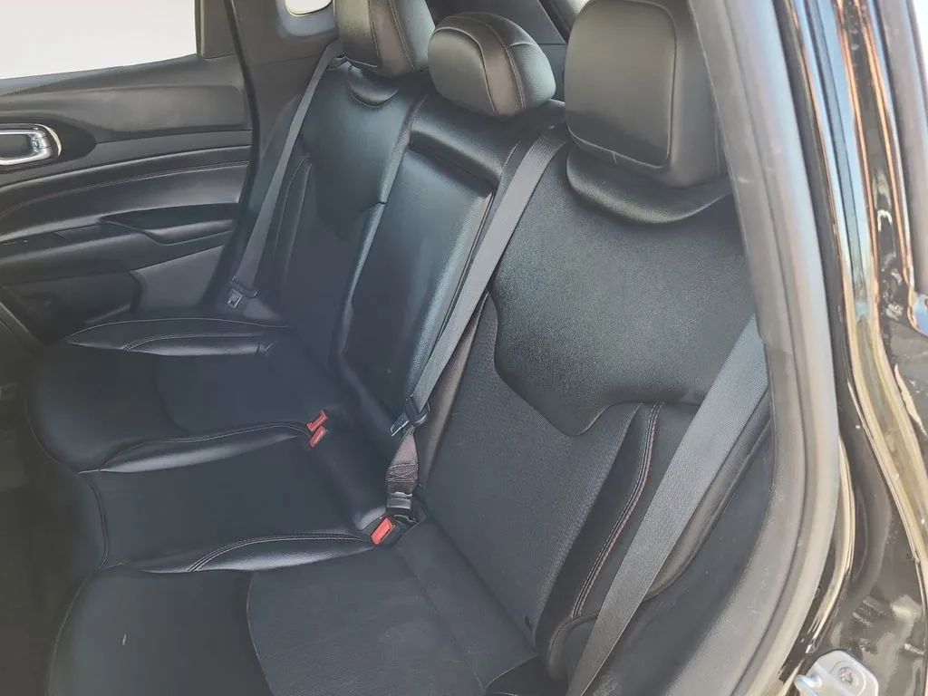 Jeep Compass photo 13