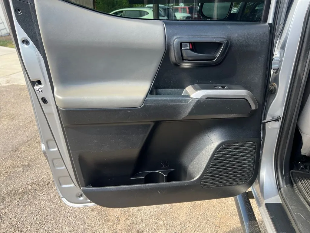 2019 Toyota Tacoma SR5 - Photo 28