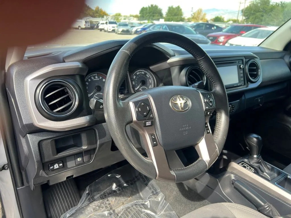 2019 Toyota Tacoma SR5 - Photo 18