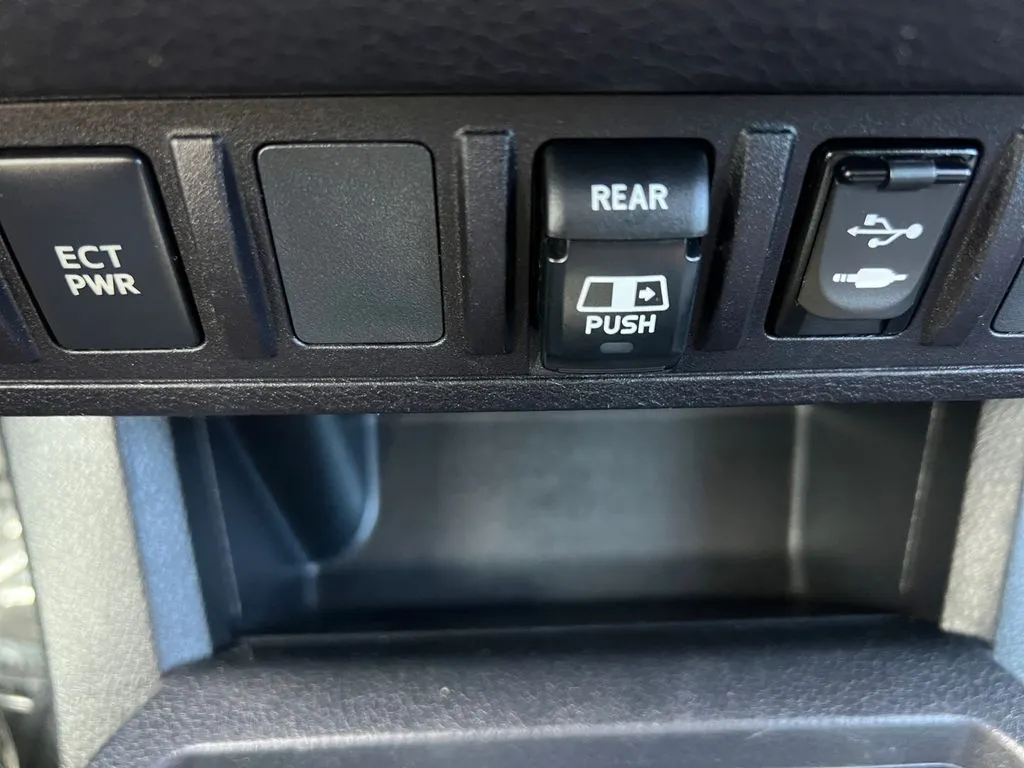 2019 Toyota Tacoma SR5 - Photo 26