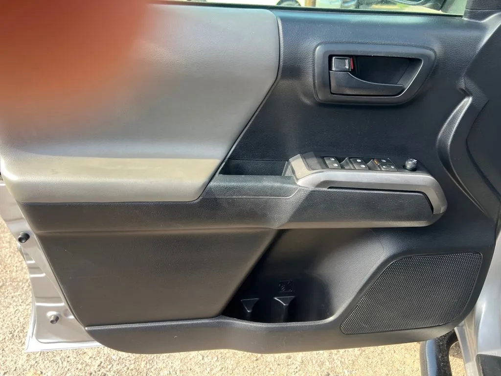 2019 Toyota Tacoma SR5 - Photo 19