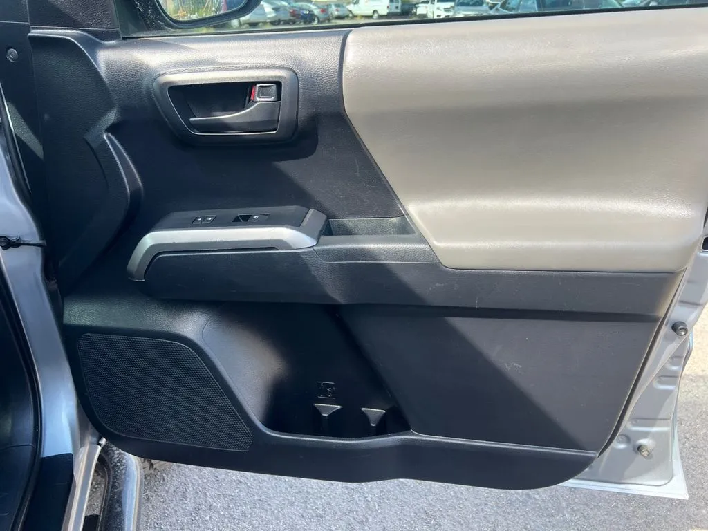 2019 Toyota Tacoma SR5 - Photo 17