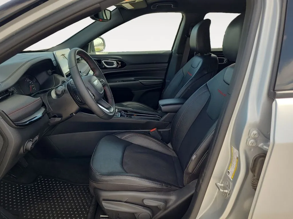 Jeep Compass photo 9