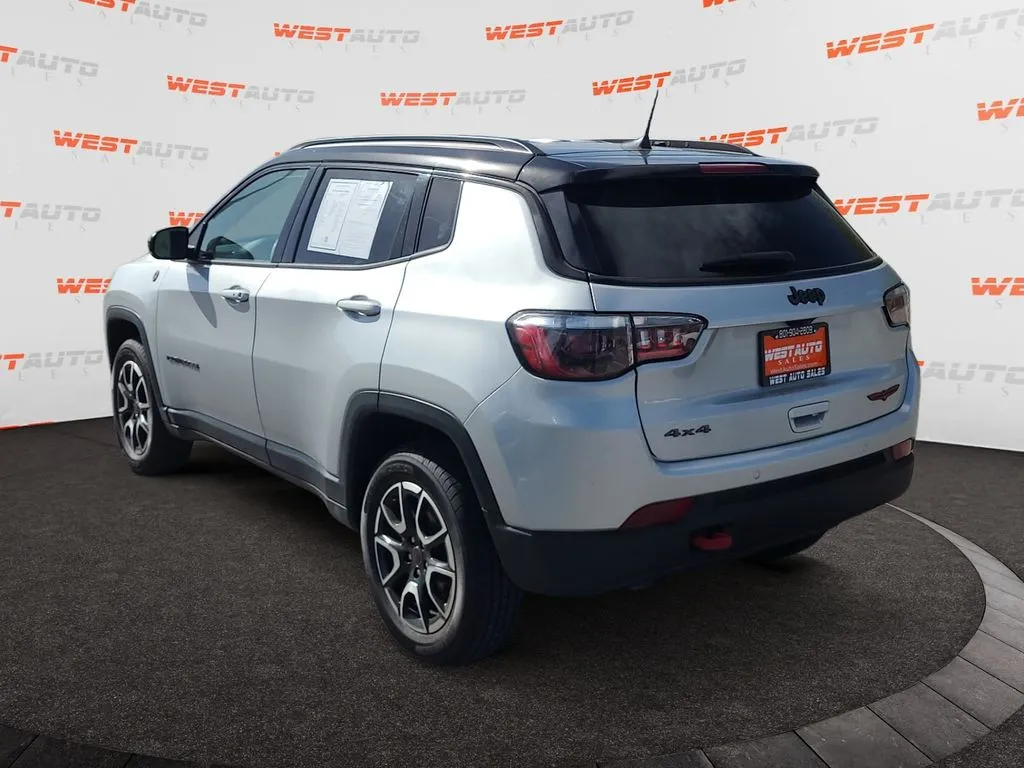 Jeep Compass photo 3