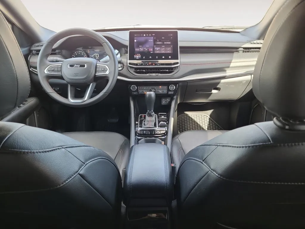 Jeep Compass photo 10