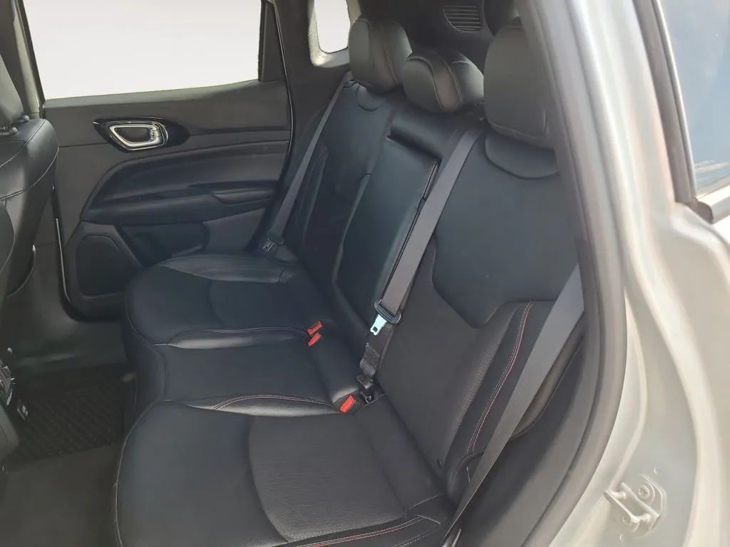 Jeep Compass photo 13