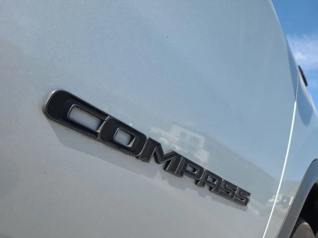 Jeep Compass photo 16