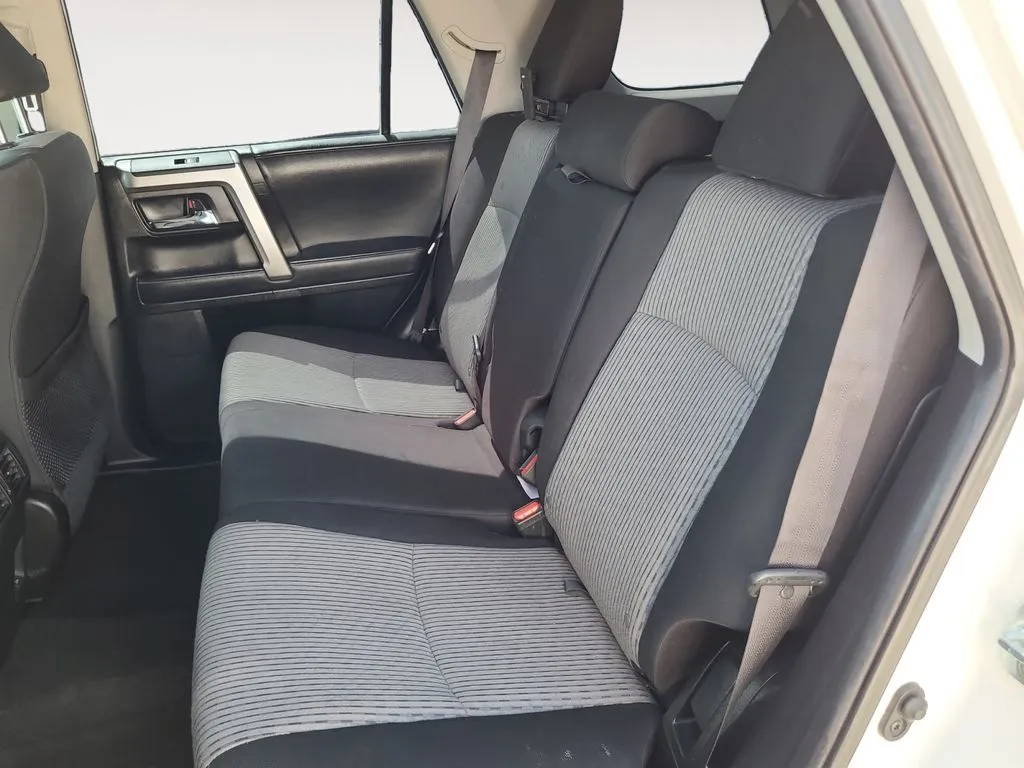 Toyota 4Runner photo 13
