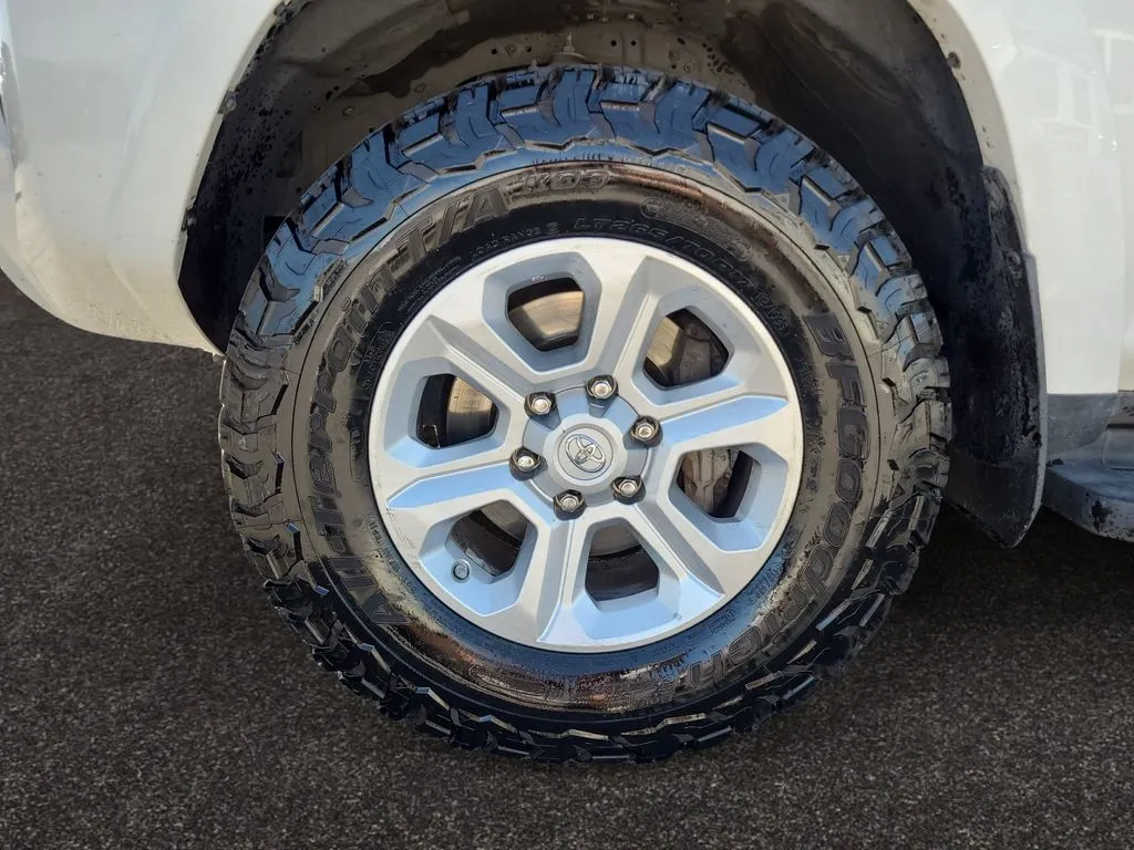 Toyota 4Runner photo 14