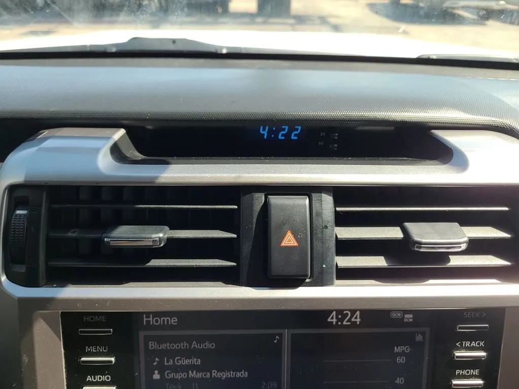 Toyota 4Runner photo 20