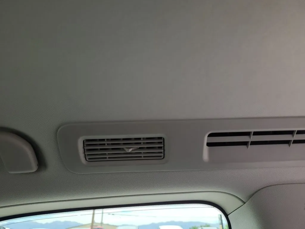 Infiniti QX80 photo 16