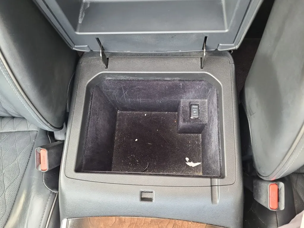 Infiniti QX80 photo 27