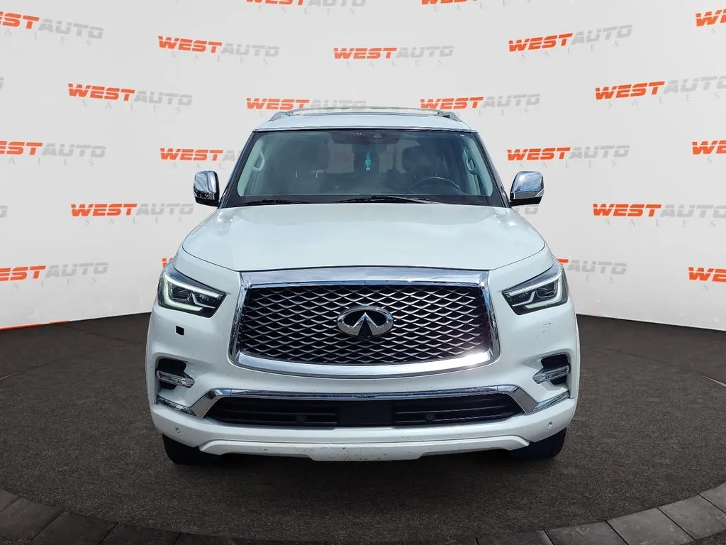 Infiniti QX80 photo 8