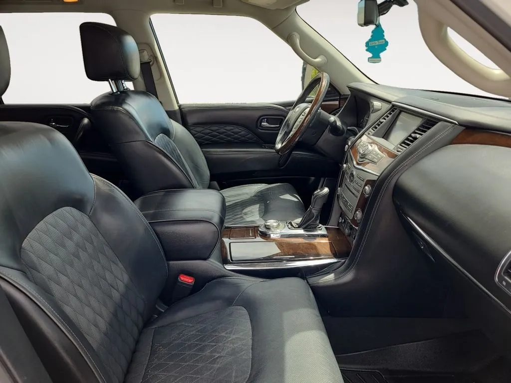 Infiniti QX80 photo 15