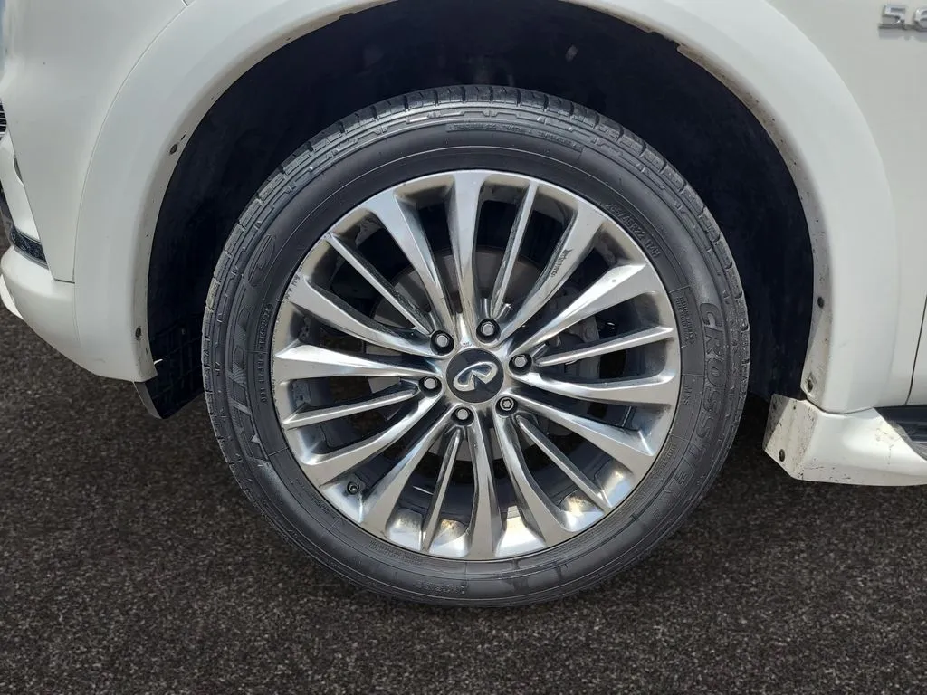 Infiniti QX80 photo 14