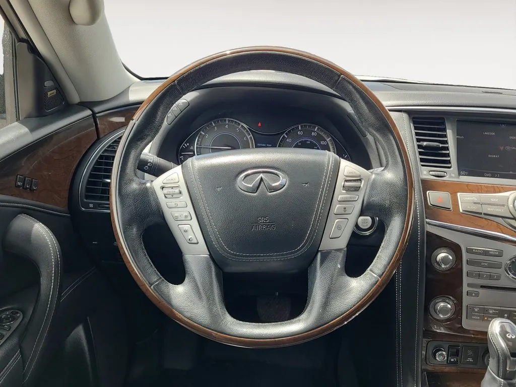 Infiniti QX80 photo 12