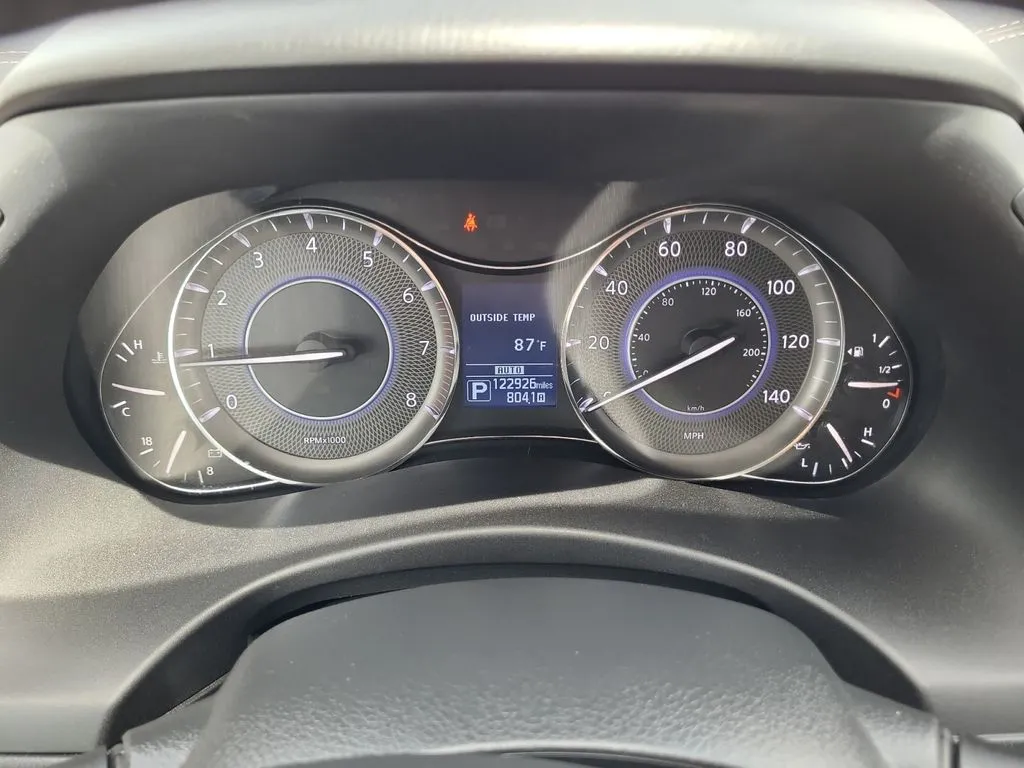 Infiniti QX80 photo 20