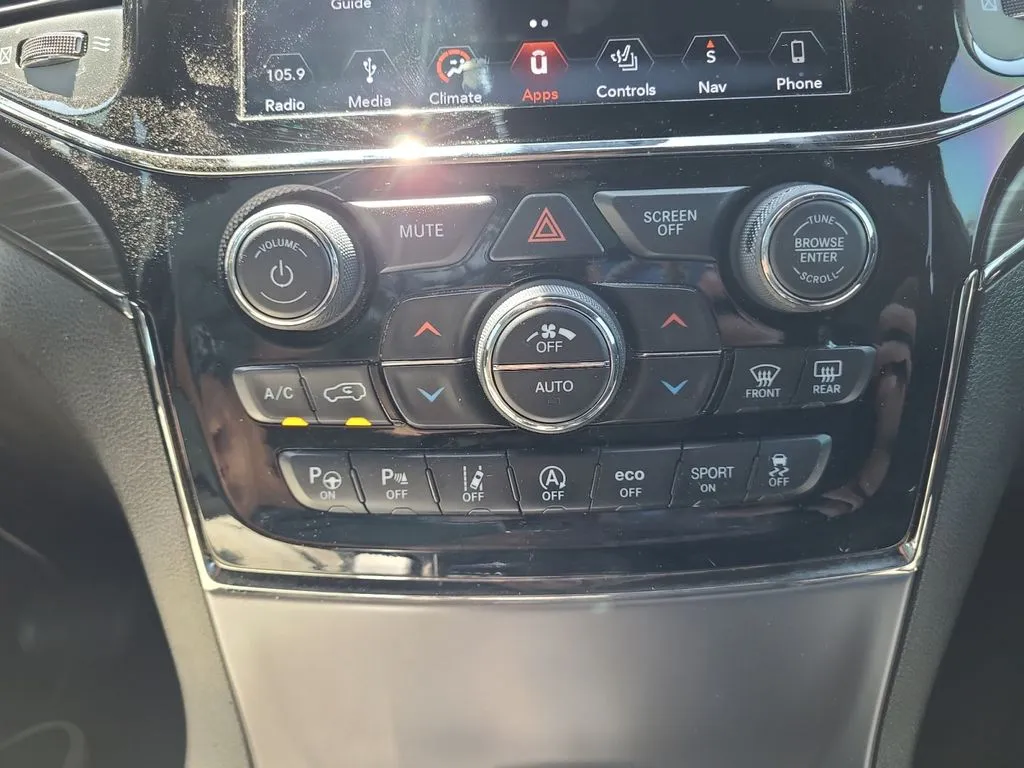 Jeep Grand Cherokee photo 20
