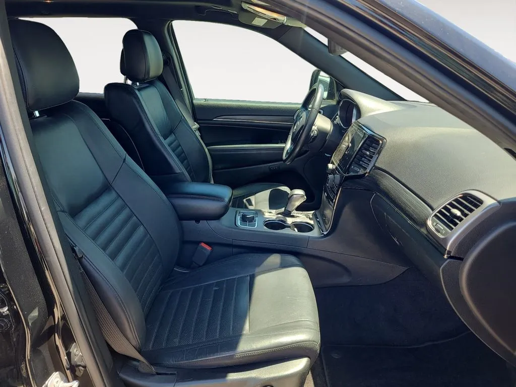 Jeep Grand Cherokee photo 15
