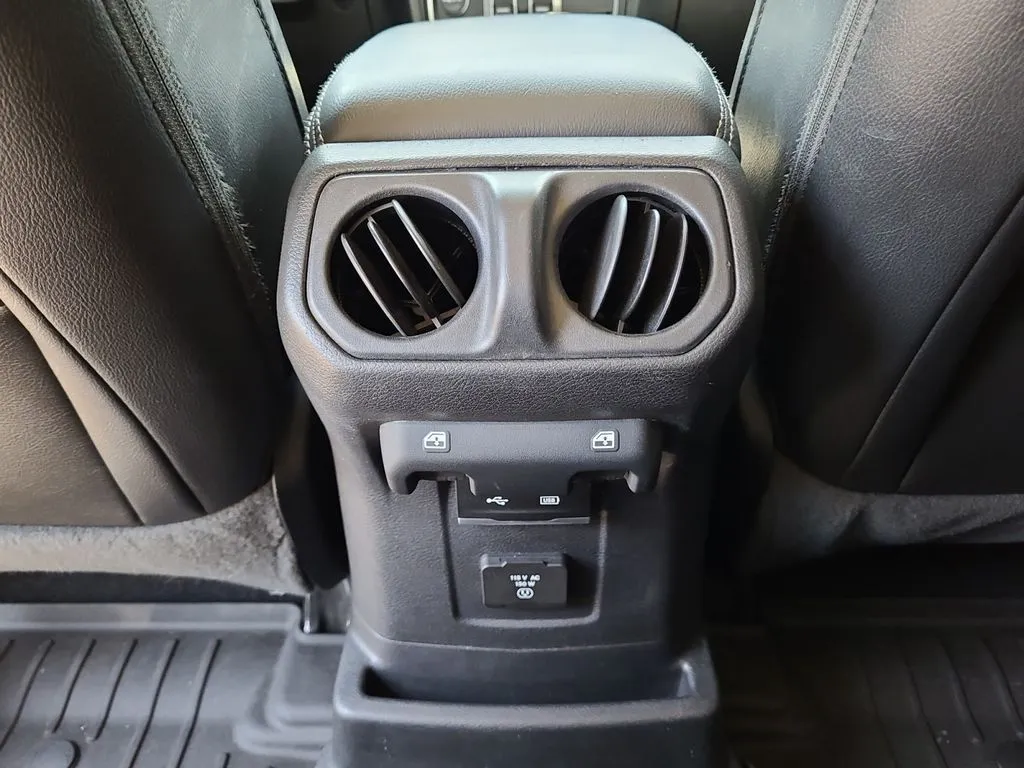 Jeep Wrangler photo 29