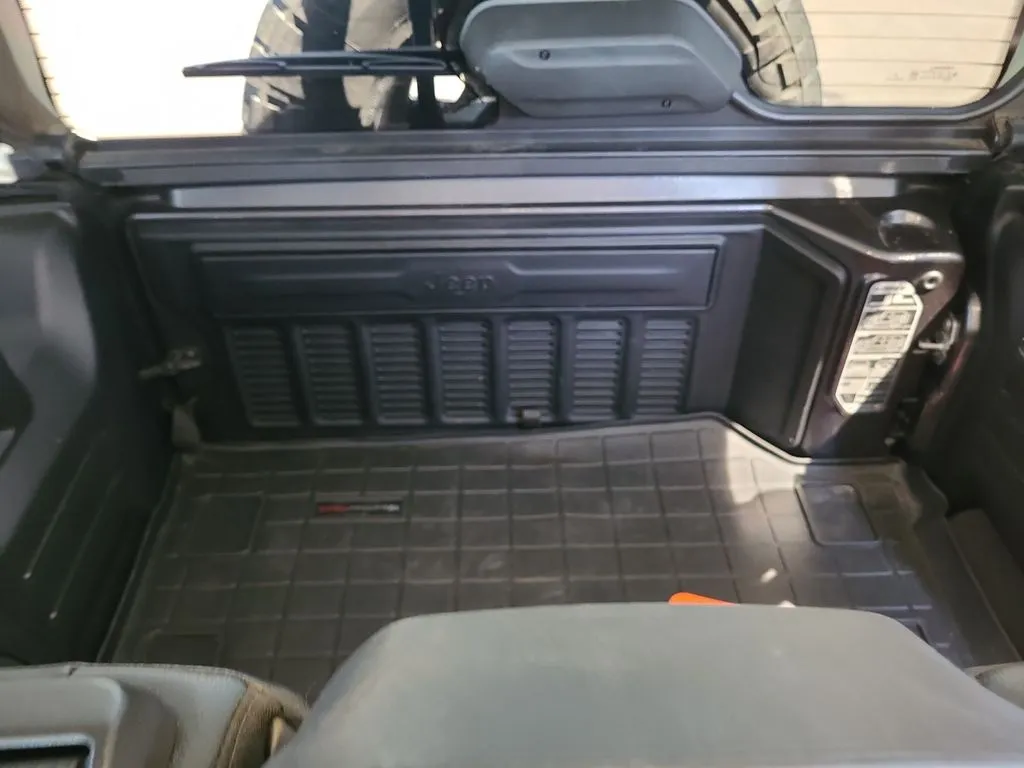 Jeep Wrangler photo 30