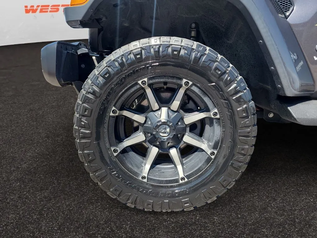 Jeep Wrangler photo 14