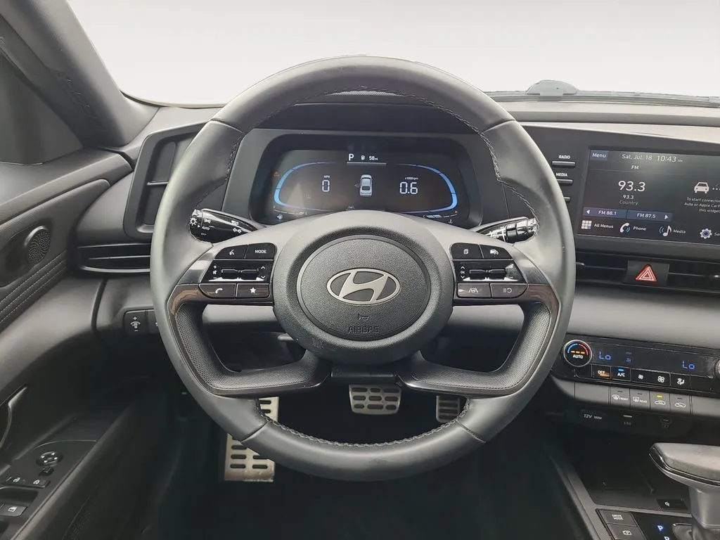 Hyundai Elantra photo 12