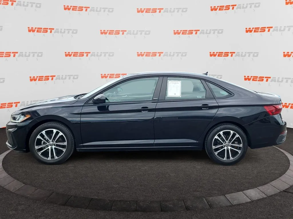Volkswagen Jetta photo 2